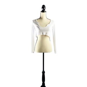 White long sleeve crop top